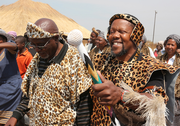Chief Ndiweni challenges Charumbira reelection
