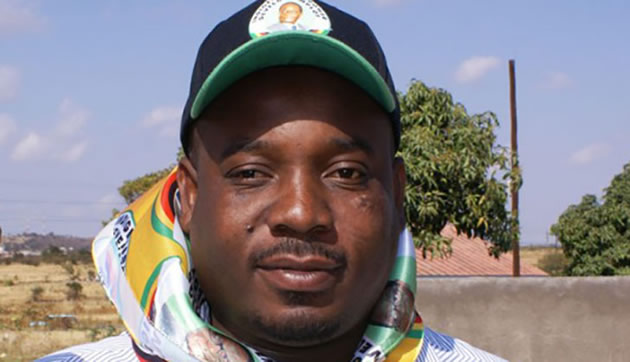 'White Zimbabweans now fully behind Zanu-PF'