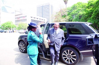 Obert Mpofu cleared of any corruption