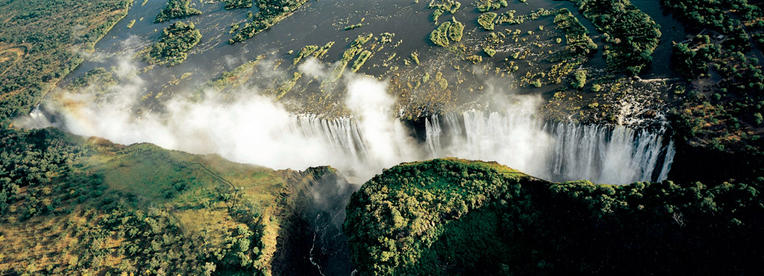 Tourists flood Victoria Falls
