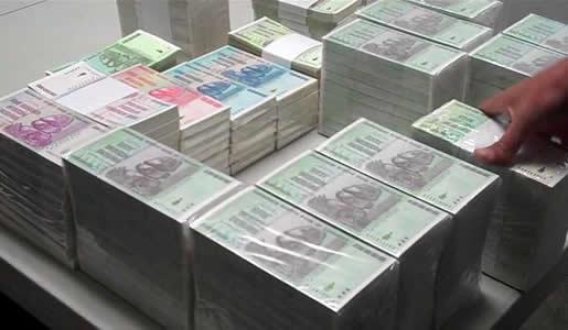 Value of Zimbabwe bond notes tumbles