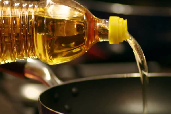 Edible oil producers seek to charge in forex